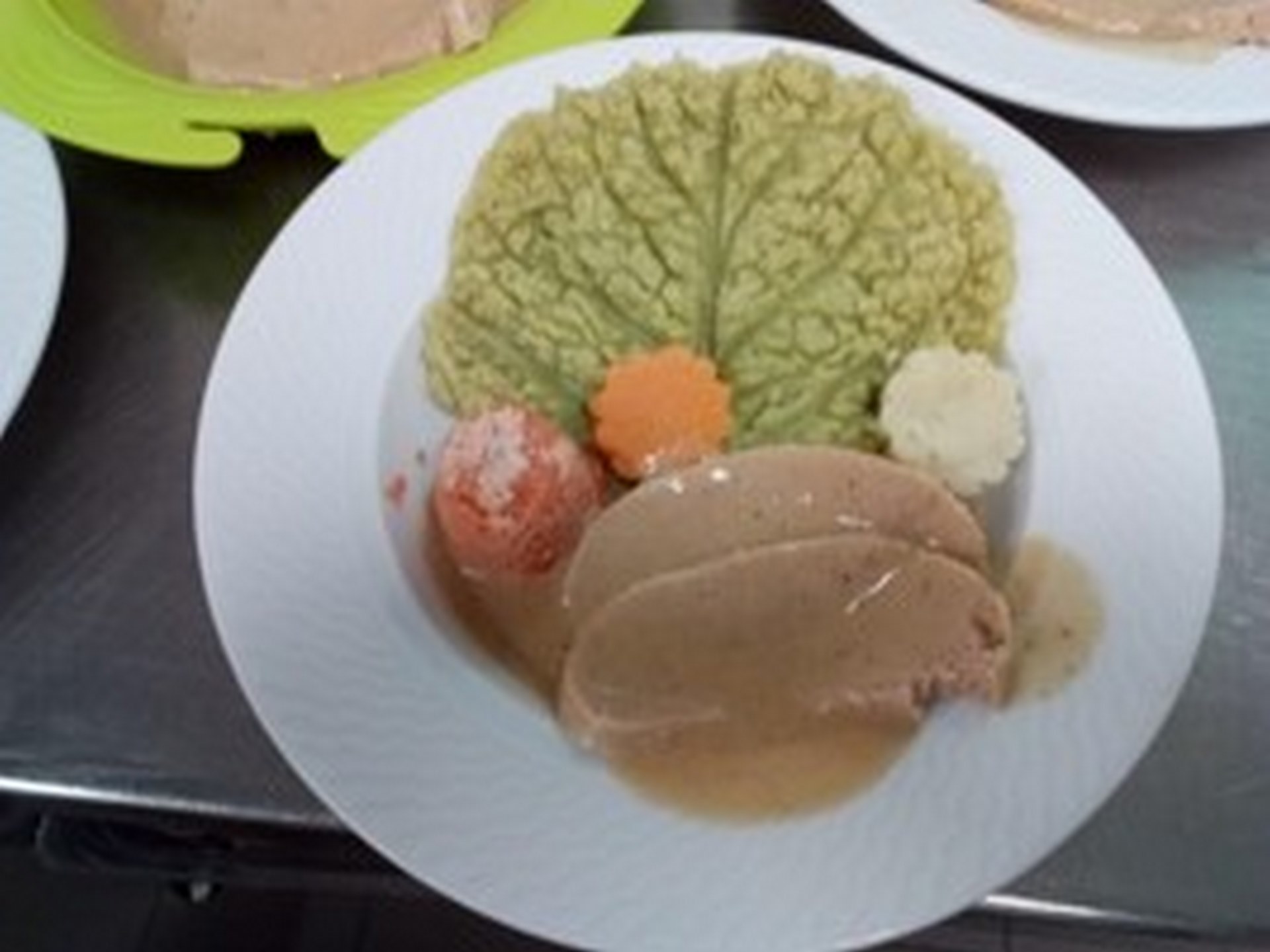 potée au chou Repas à texture modifiée près de Pamiers